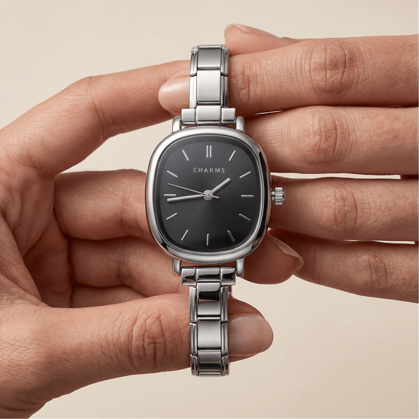 Capri – Sølvmodel med sort urskive